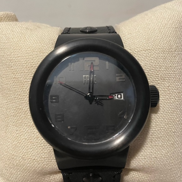 Frye Watch - Picture 3 of 3